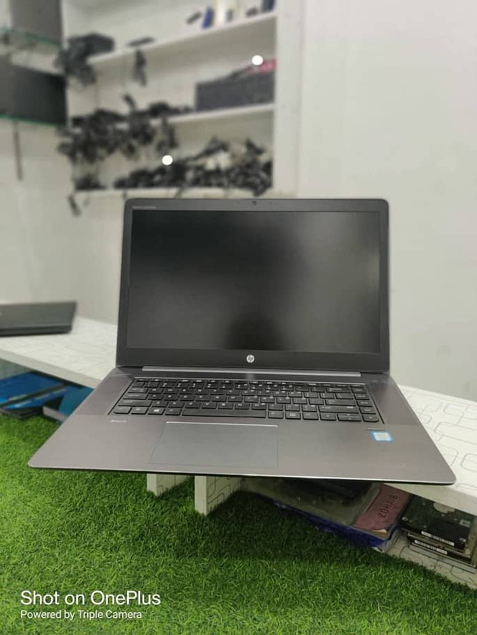 HP Zbook Studio | Xeon i7 7th 16GB RAM 256GB | 4GB Graphics 4K Display 2