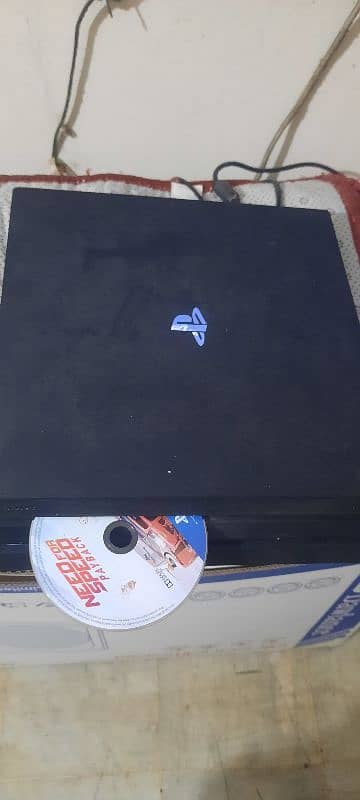 PS4 Pro 1TB 1