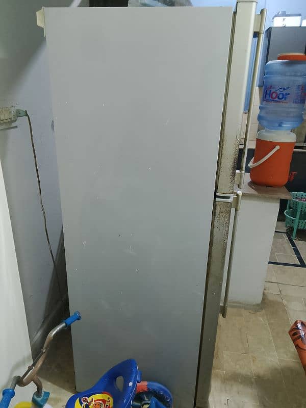 Hitachi Fridge 1