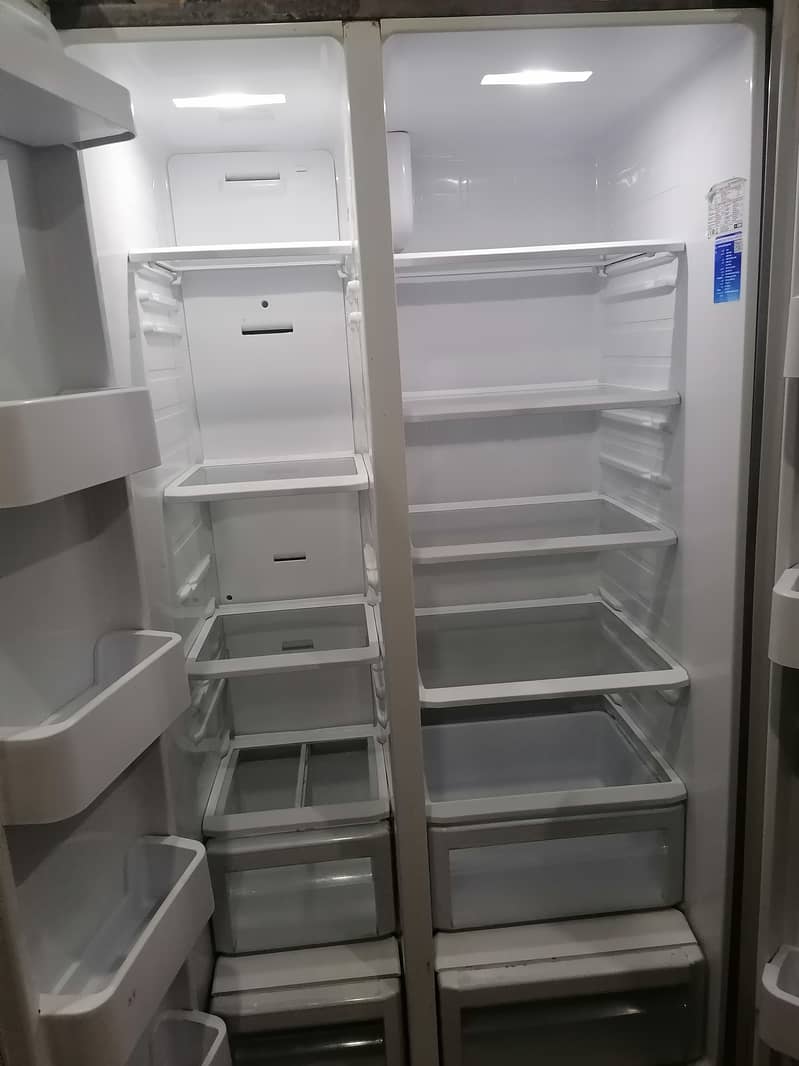 Samsung Refrigerators Digital inverter (Side By Side) Good Condition 1