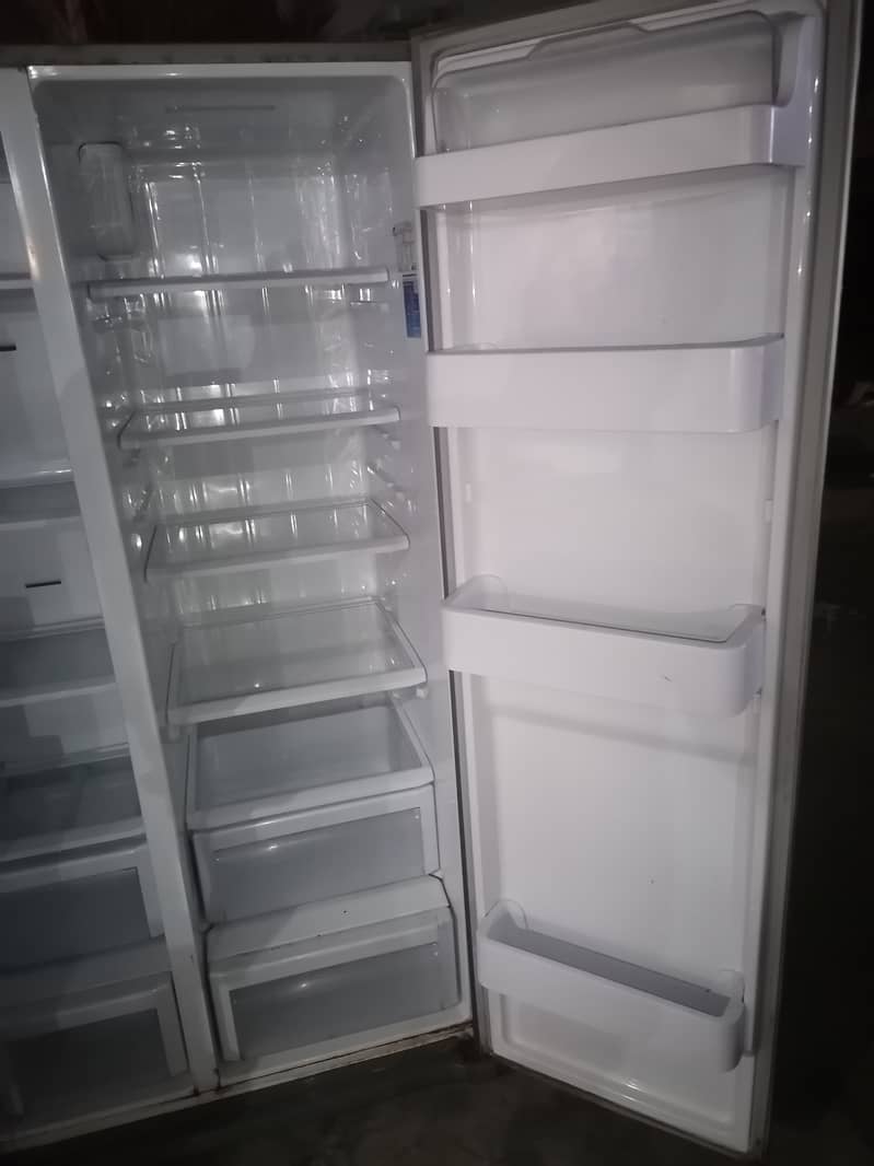 Samsung Refrigerators Digital inverter (Side By Side) Good Condition 19