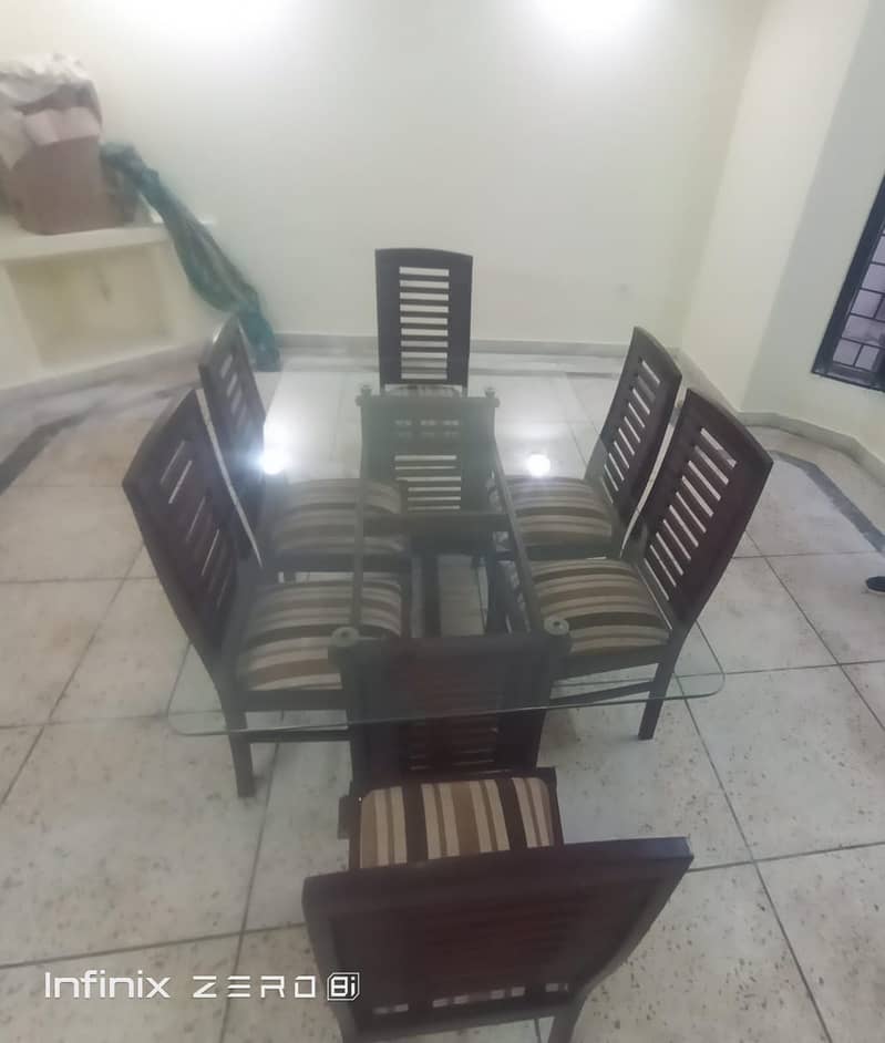 6 Person Dinning Table 0