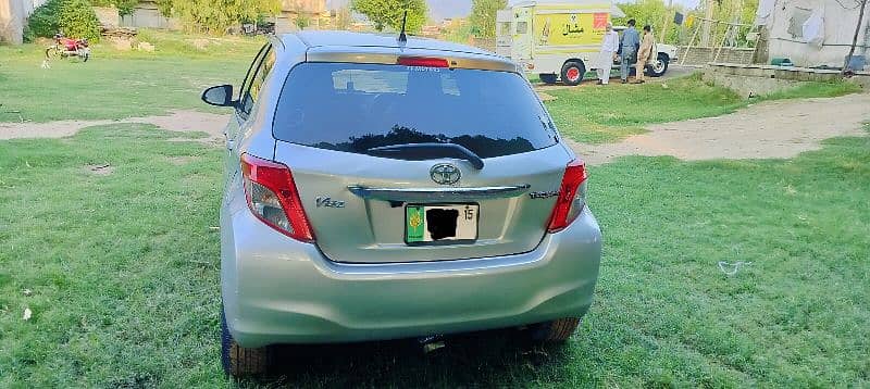 Toyota Vitz 2012/2015 1