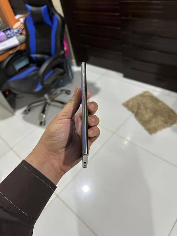 Note 10 plus 12/256 3