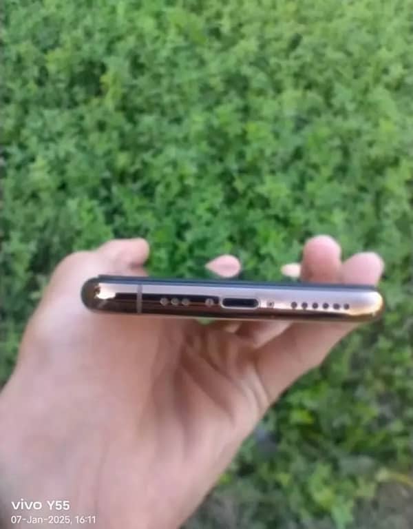 iPhone 11pro Jv 64gb 4month sim time need cash no exchange 1