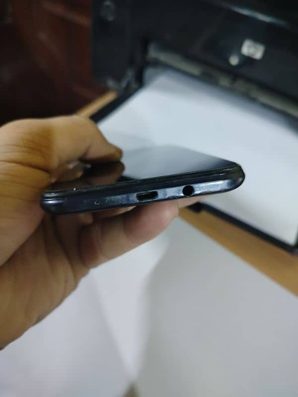 Infinix hot 9 play 64/3 gb 4