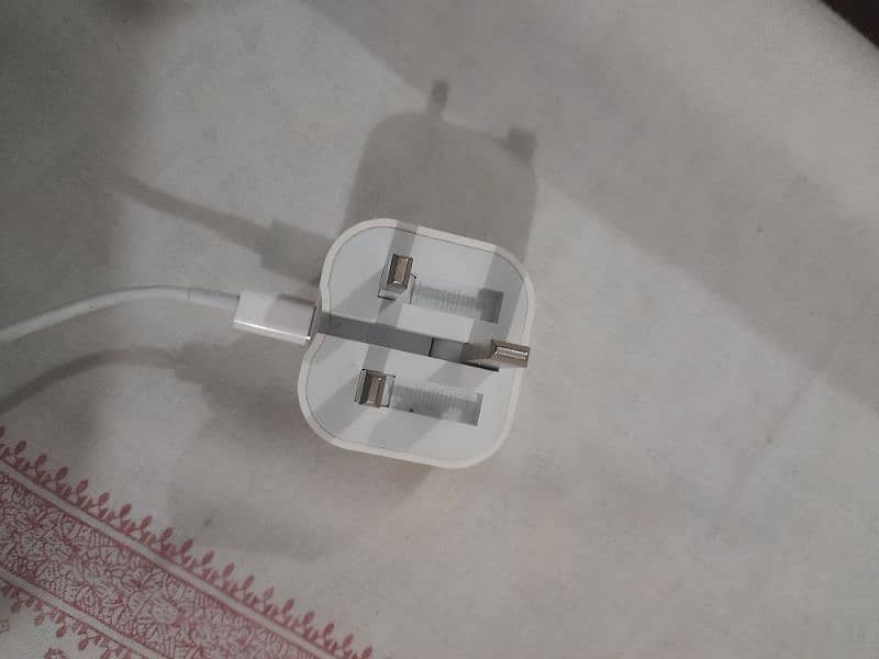 iphone 15 orignal charger nd cable 0