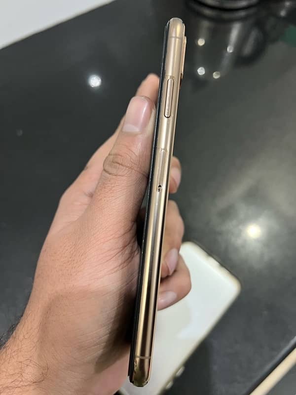 iphone xs max 256gb pta 1