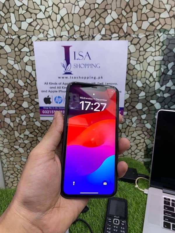 IPHONE 11|11Pro with original dock |Only WhatsApp 03215984936 0