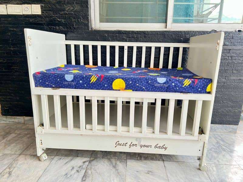 Excellent condition baby cot 1