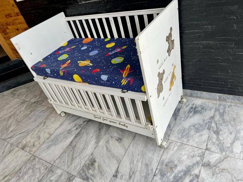 Excellent condition baby cot 2