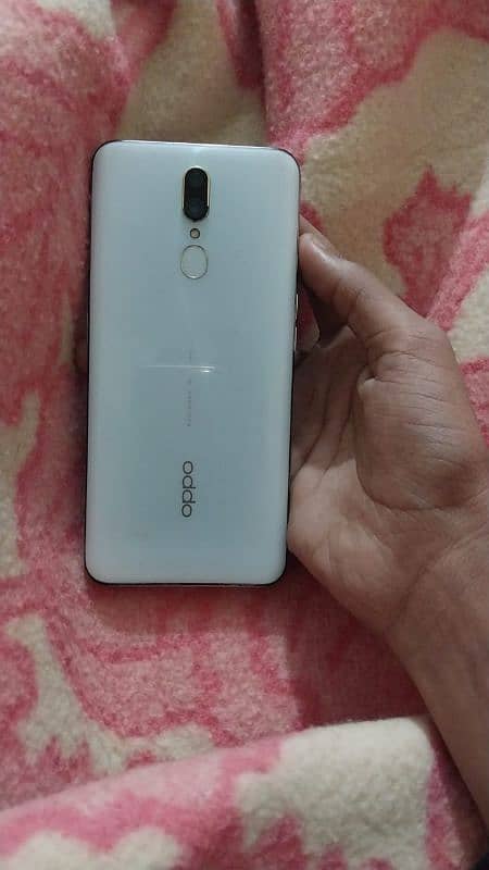 oppo F11 4