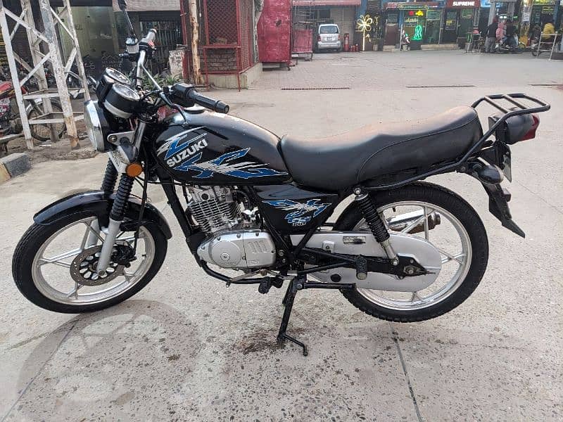 Suzuki GS 150 SE 0