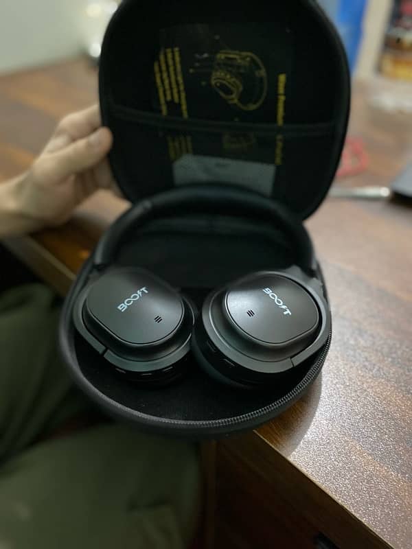 wireless headphones 1