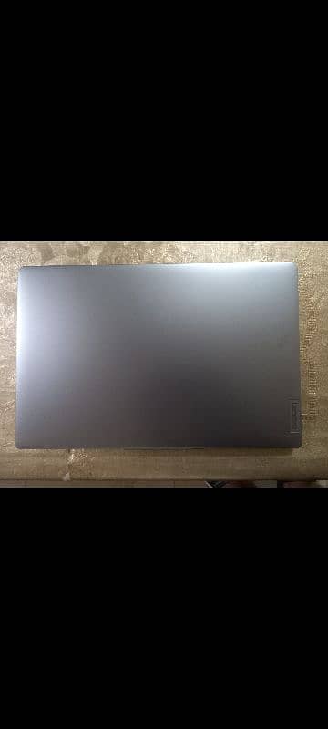 Lenvo Ideapad Slim 3 15IRH8 5