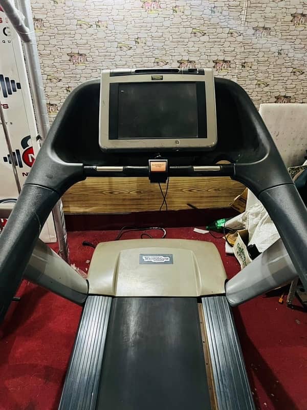 Technogym treadmil/Gym treadmil/homeuse treadmil/commercial treadmils/ 1