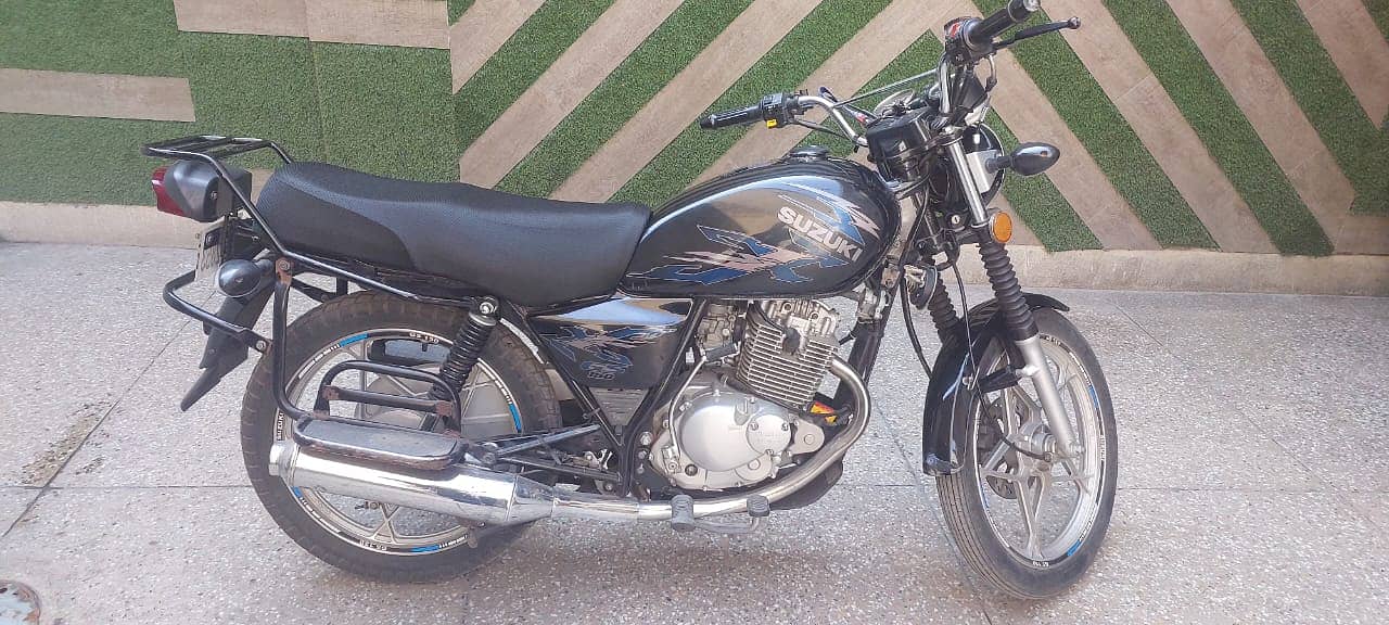 Suzuki GS 150 SE 2021 3