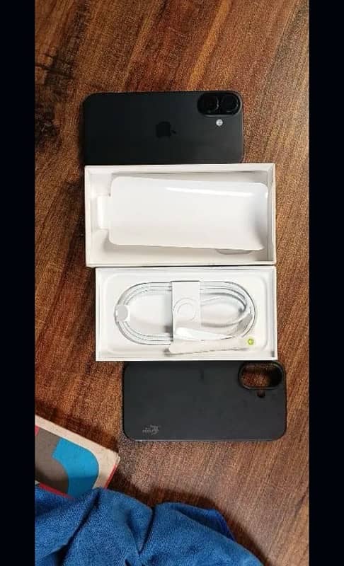 iPhone 16 just just few days used with full box non active 5