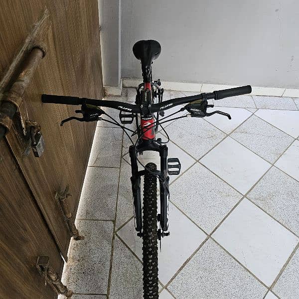 Alvas Mountain Bike 4 months used. 10