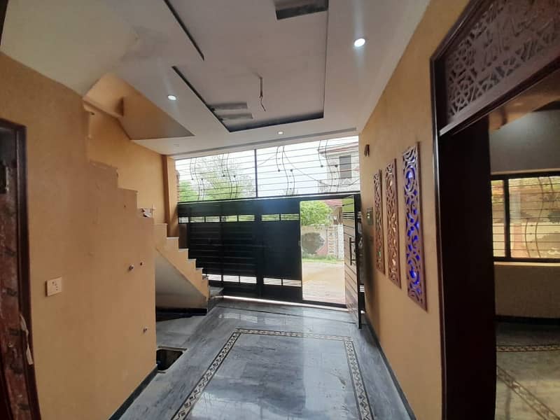 Corner 5 Marla Beautiful Double House Available At A Prime Location In Lalazar2 26