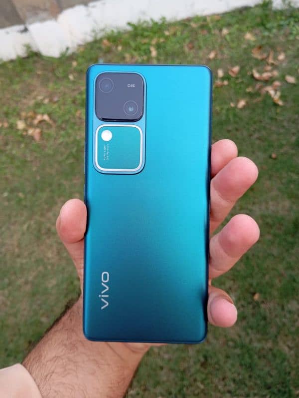 Vivo v30 1