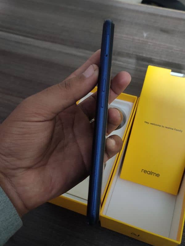 Realme 7 Pro full Box 4