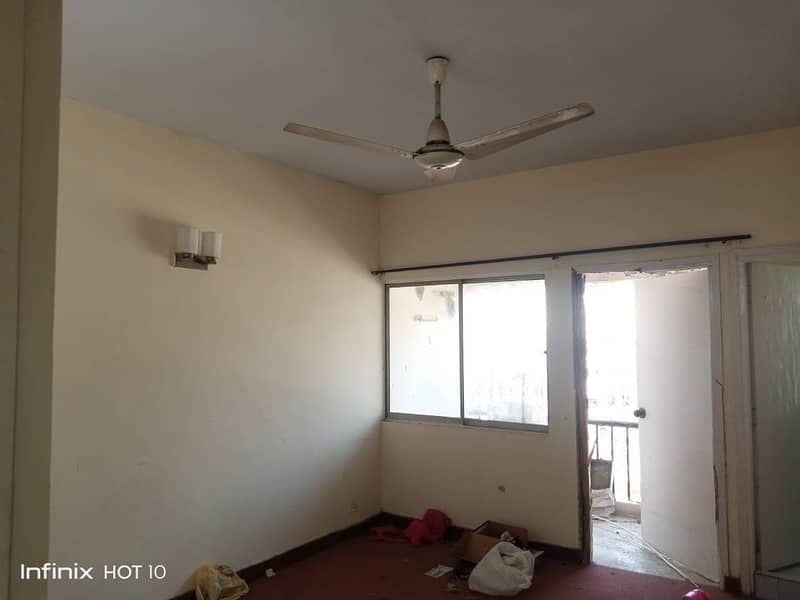 3 Bed Drawing & Dining 4th Floor Without Elevators Available On Rent At Main Bahadurabad 4