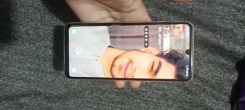 LG v60 8/128 full ok no issue condition 9 by 10 urgent sale 2