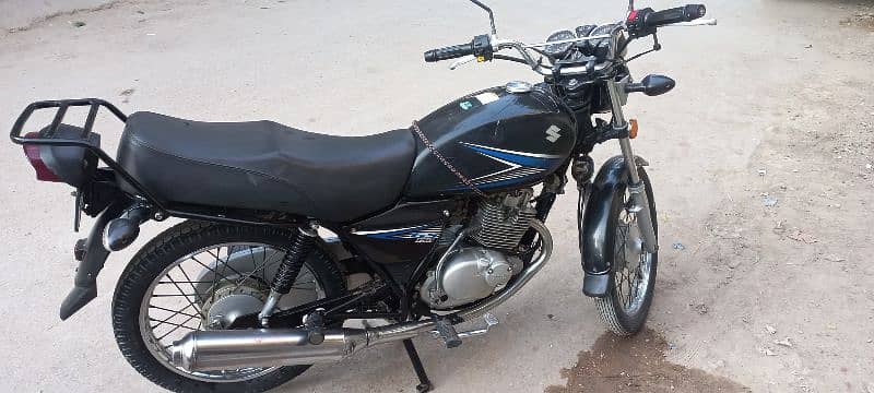 Suzuki GS 150 2023 Bike 2