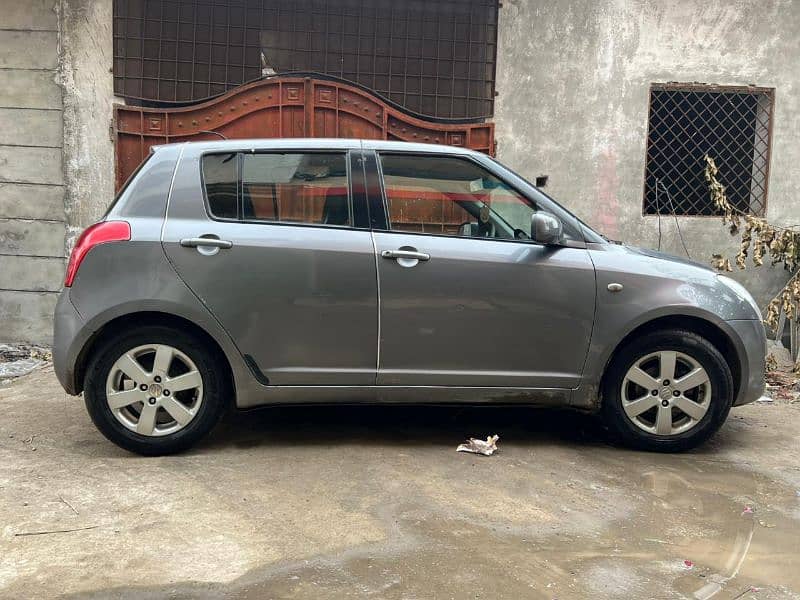 Suzuki Swift 2013 DLX GRAY COLOUR 3