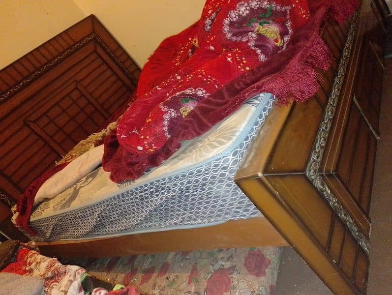 90% full size Bed and  Dressing with metres full size 3