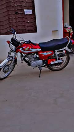 Honda 125cc 2016 model bike for sale WhatsApp number onhai03494717204)