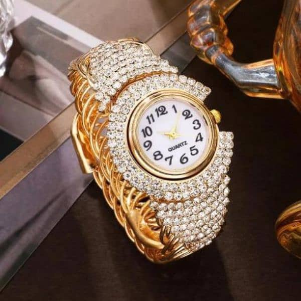 Diamond-Studded Exquisite Women's Watch 1