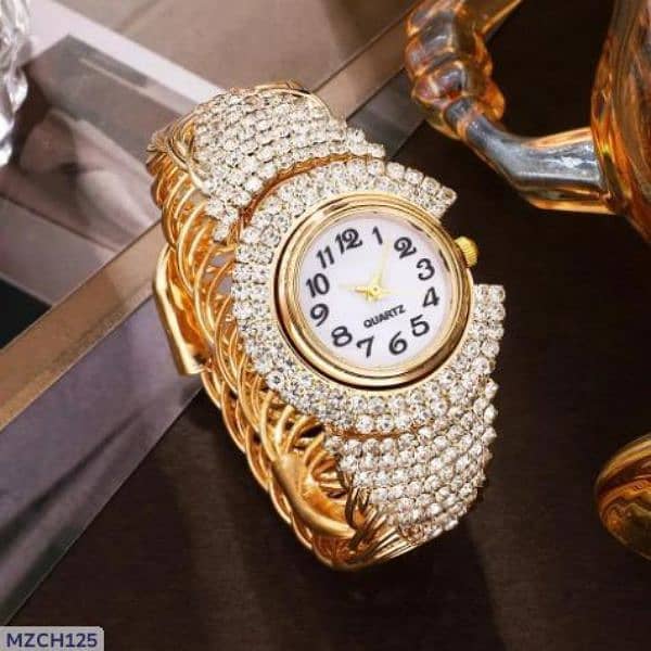 Diamond-Studded Exquisite Women's Watch 3