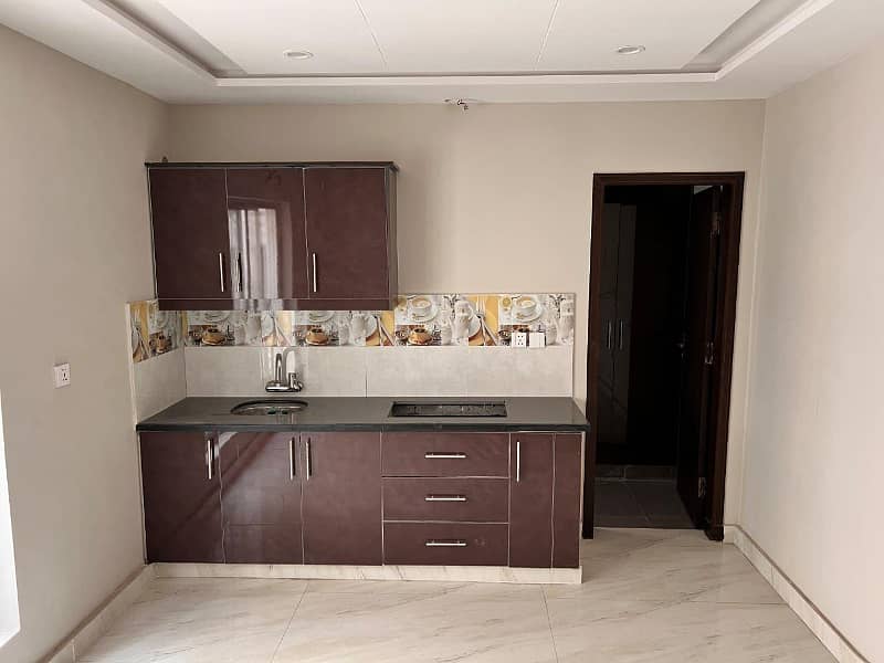 One Bed Fully Furnished Luxury Apartment For Sale In Bahria Town Lahore At Hot And Prime Location On Investor Rate 7