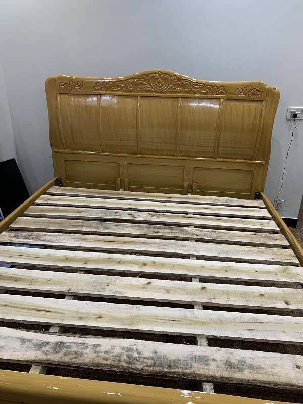 Pure wood king size only bed Neat new condition not used (only call me 2