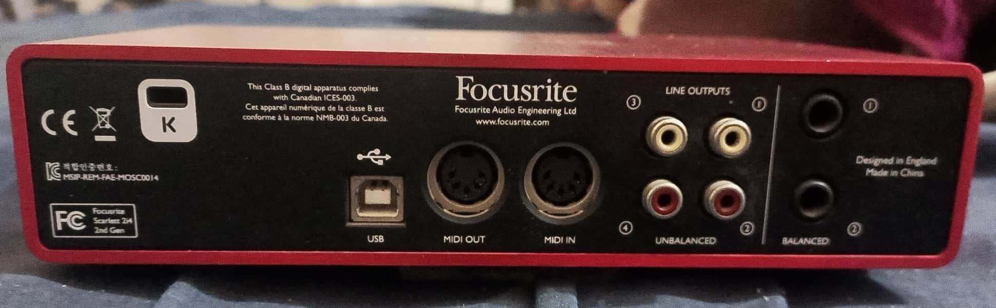 Focusrite Scarlett 2i4 (2nd Gen) 1