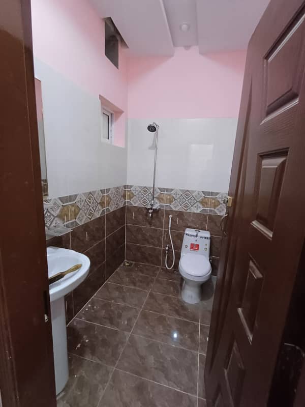 Brand new luxury Spanish Hania girls hostel Seats available in three seater Room for rent near ucp University or shaukat khanum hospital or UOL University or UMT University or Emporium Mall 3