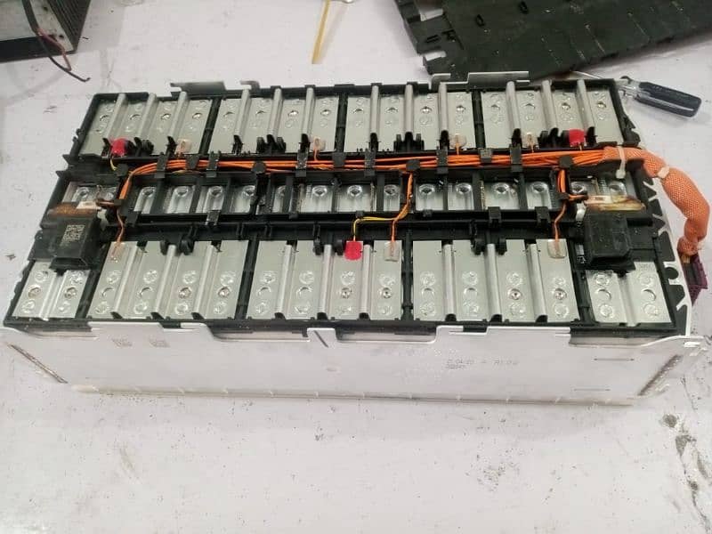 62 volt 25 amp BMW Battery 1