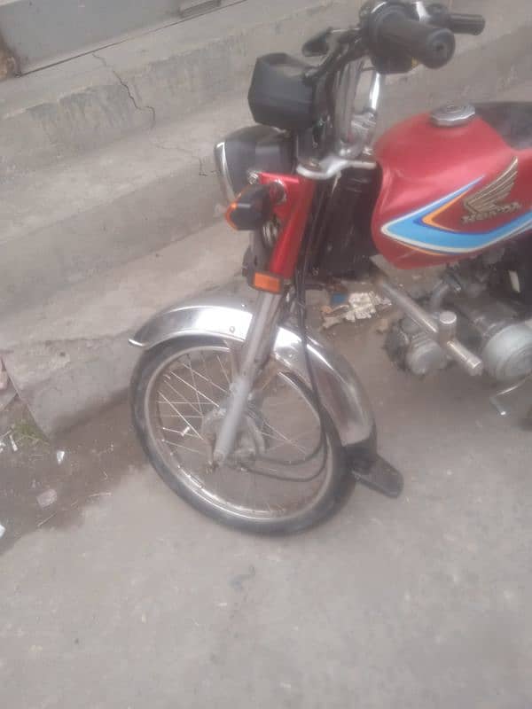 2019/20 Model Cd70 all ok engine bilkul tekh ha 03408591975 4