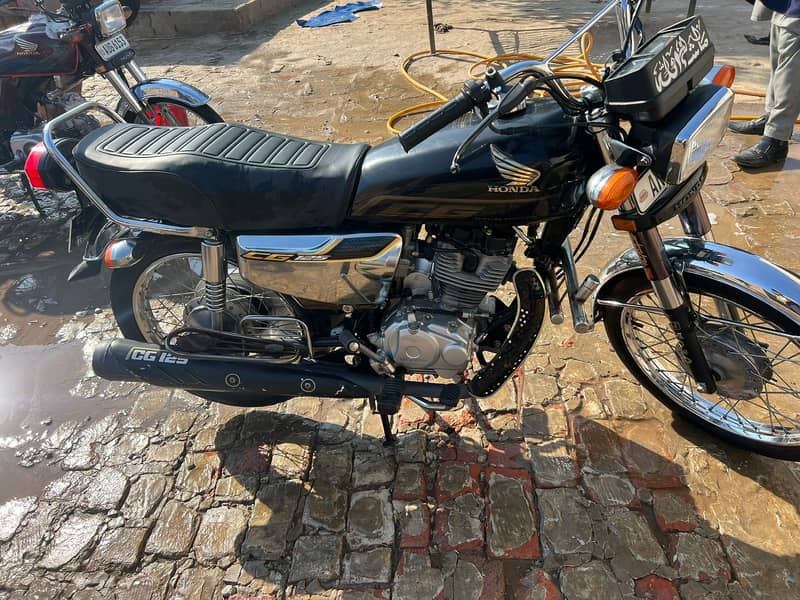 Honda CG 125 Special Edition 2023 black color 5