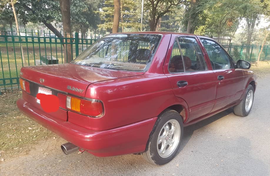 Nissan Sunny 1990 in Immaculate condition 4