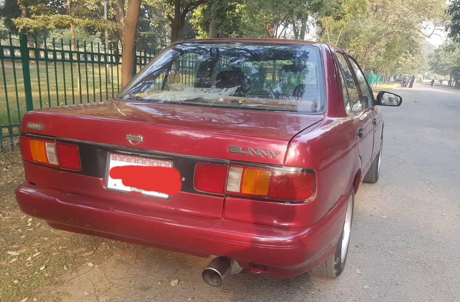 Nissan Sunny 1990 in Immaculate condition 5