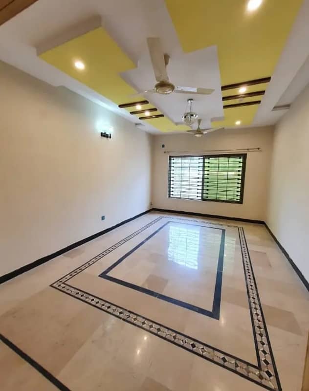 14 Marble Beautiful Double Road Ground Floor Portion For Rent G-11 3