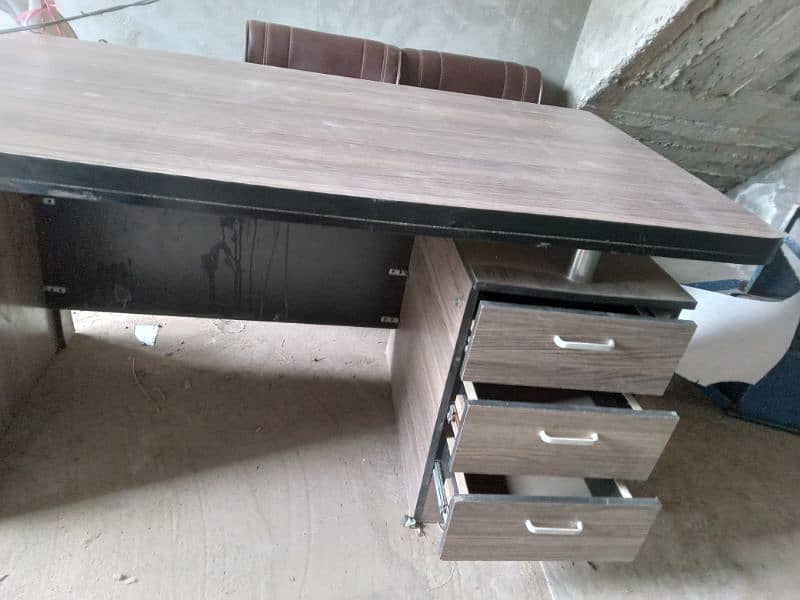 Office table +2 sofa 4