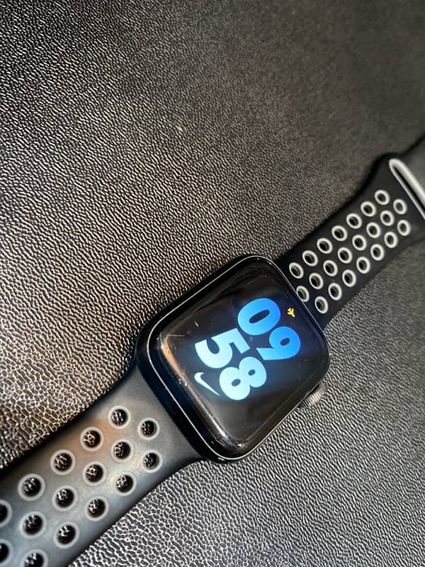 Apple Watch Series 4 40mm 4