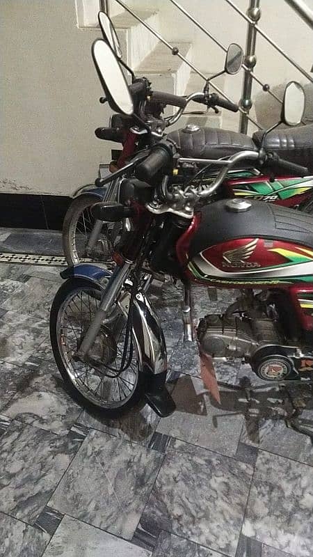 Honda CD 70 2022 4