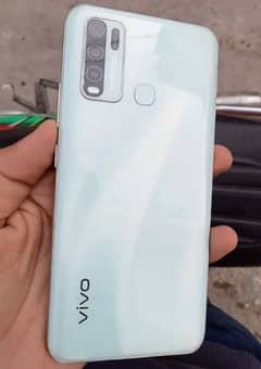 vivo y30 4/128 with box