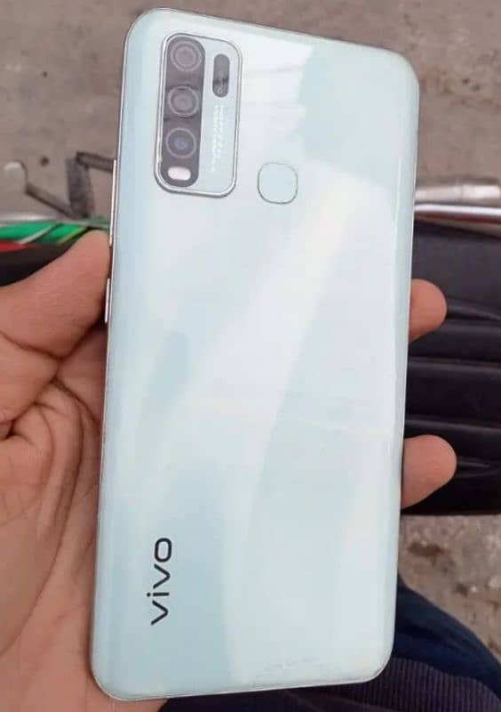 vivo y30 4/128 with box 1