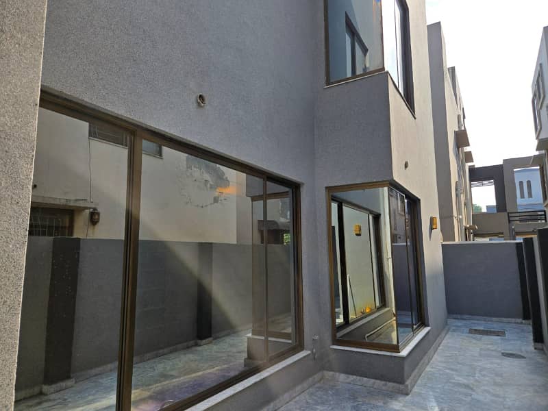 10 Marla Used House Available For Sale In Gulbahar Block Sector C Bahria Town Lahore 4